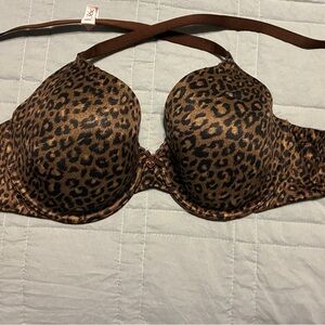 Victoria’s Secret Body by Victoria size 36C bra. Like new. Lightly lined.
